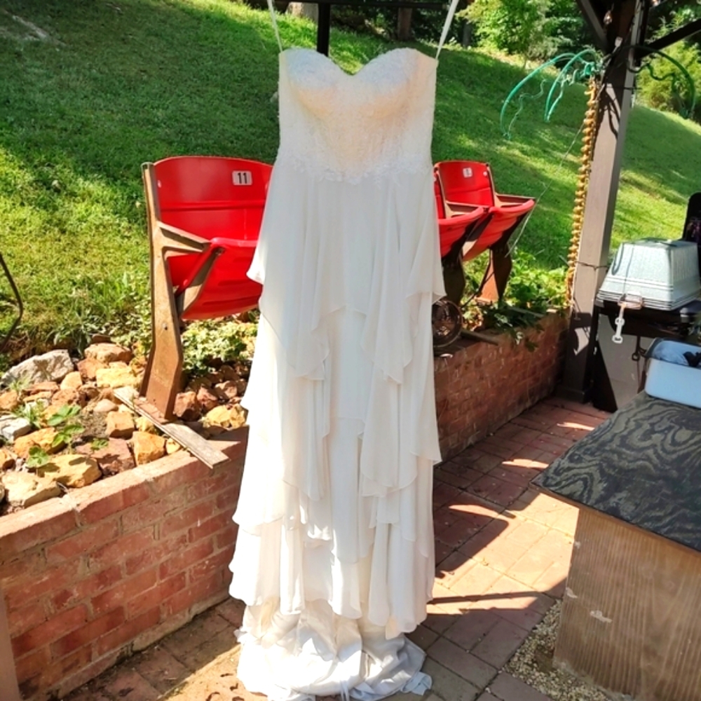 Melissa Sweet corset bodice tiered chiffon tiered a-line wedding dress size 8
